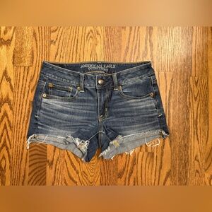 American Eagle Shortie Super Stretch Denim Shorts Size 2 Dark Wash